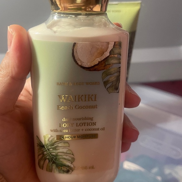 Bath & Body Works Waikiki Beach Coconut Trio bundle - Picture 3 of 3